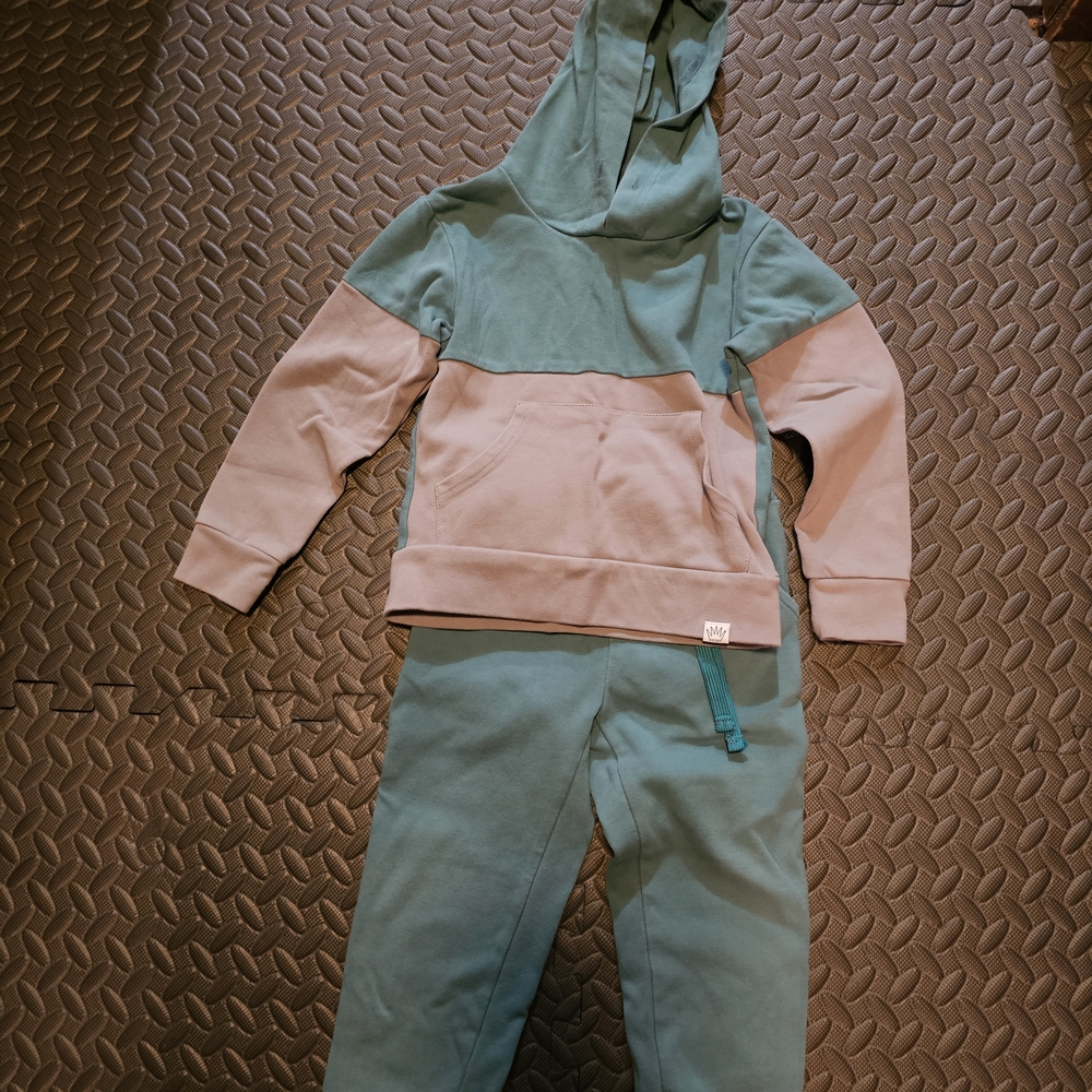 Kids Two-Tone Hooded Matching Set in Sage and Blush
